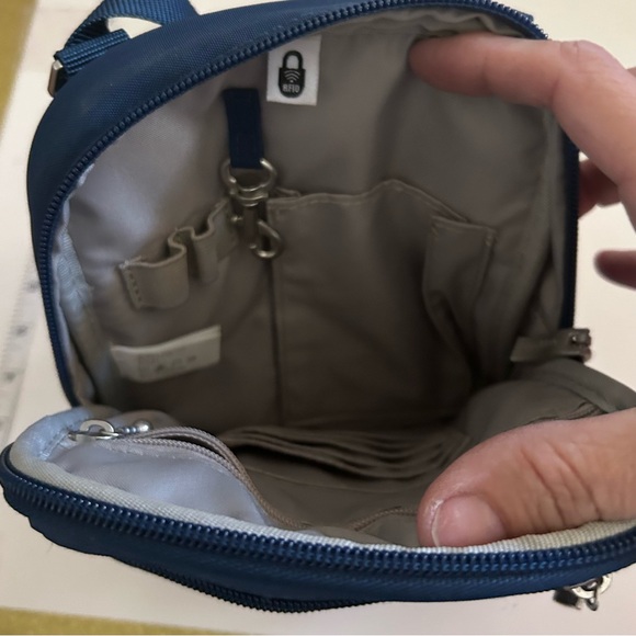 Baggallini Navy Crossbody Bag - Picture 6 of 8